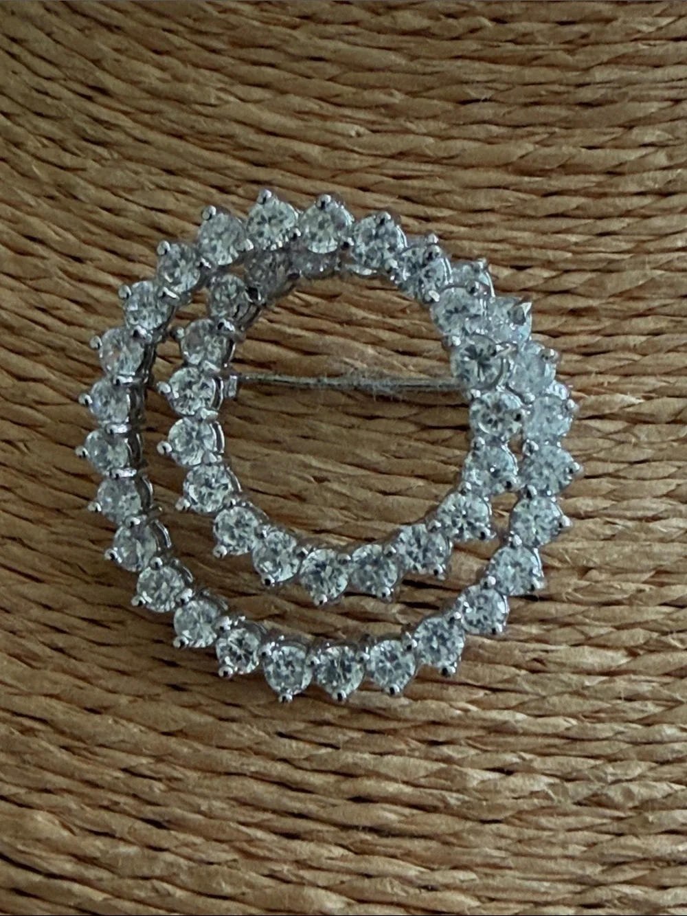 Crystal brooch double circle silver frame
